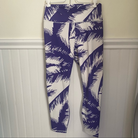 Fabletics High-Waisted Printed PureLuxe 7/8 Leggings - Picture 6 of 13